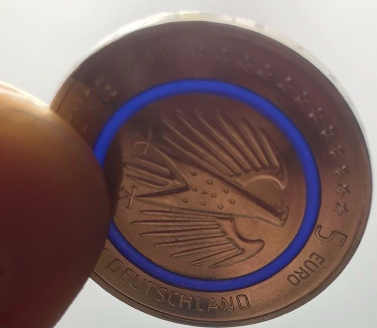 La revolución de las monedas, frente a los billetes de curso&nbsp;legal